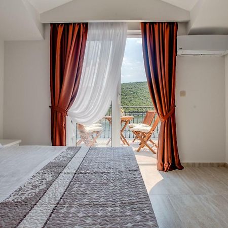Villa San Apartments Тиват Екстериор снимка