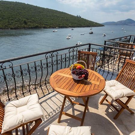 Villa San Apartments Тиват Екстериор снимка
