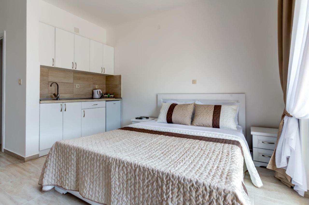 Villa San Apartments Тиват Екстериор снимка