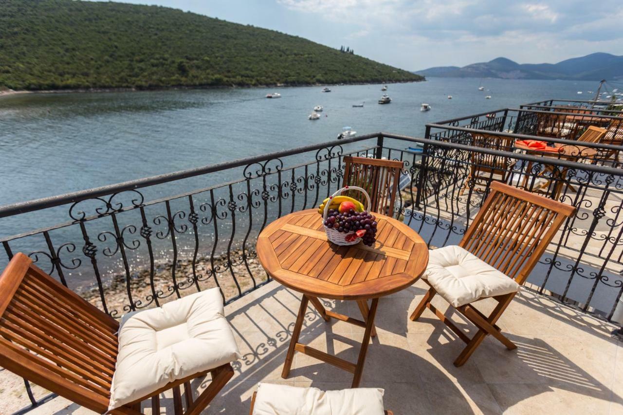 Villa San Apartments Тиват Екстериор снимка
