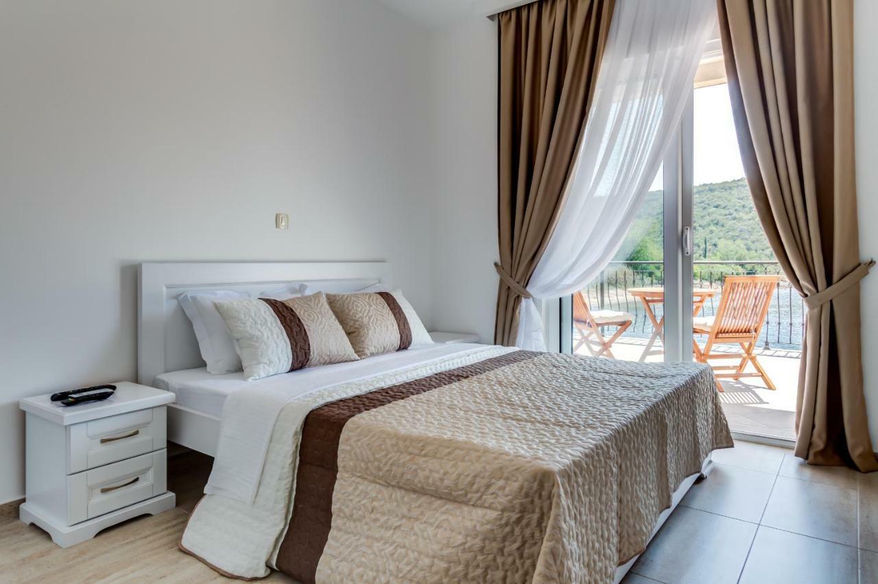 Villa San Apartments Тиват Екстериор снимка