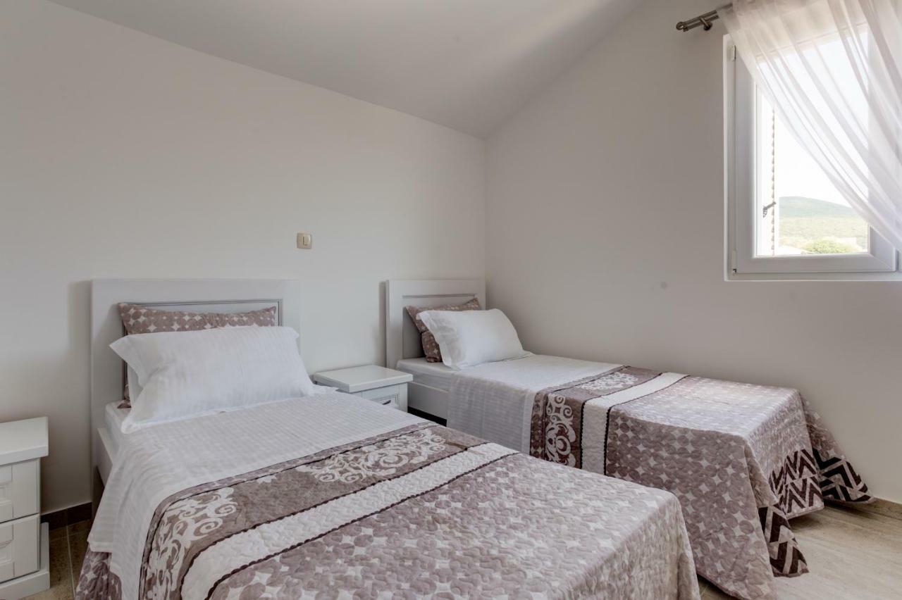 Villa San Apartments Тиват Екстериор снимка