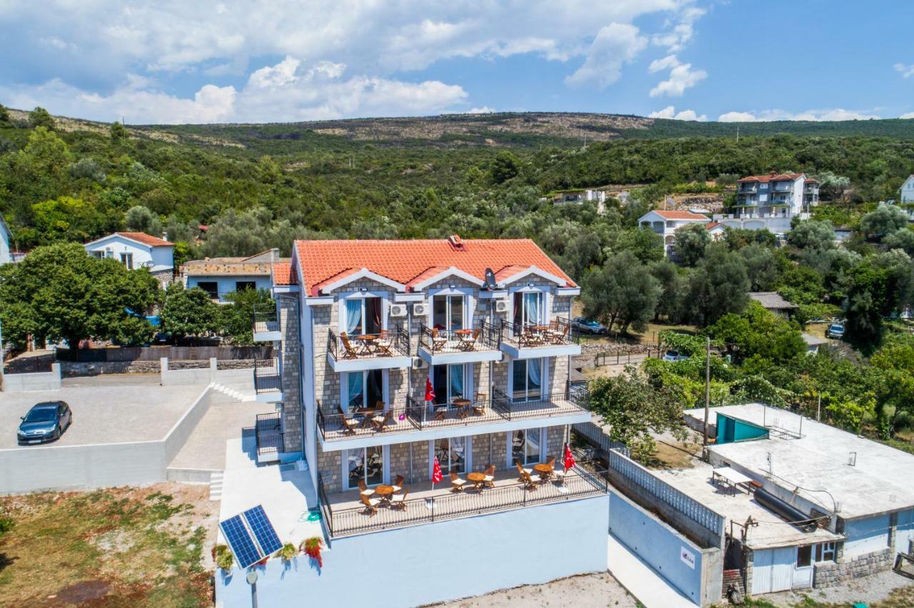 Villa San Apartments Тиват Екстериор снимка