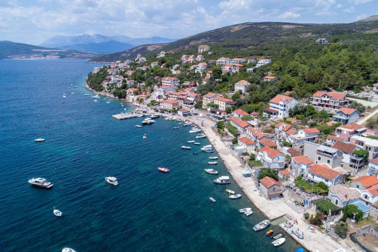 Villa San Apartments Тиват Екстериор снимка